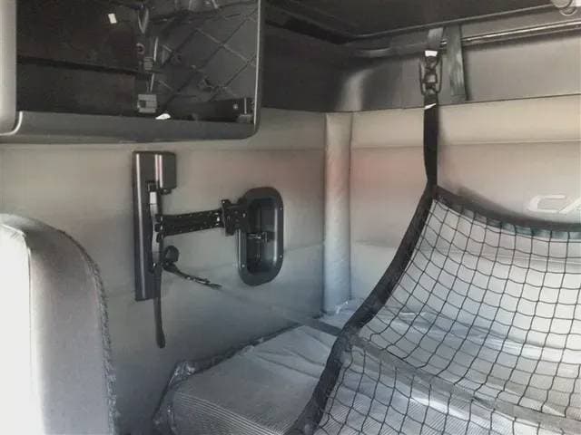 2022 Freightliner Cascadia image 5