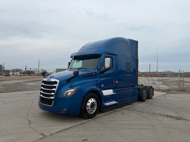 2023 Freightliner Cascadia image 1