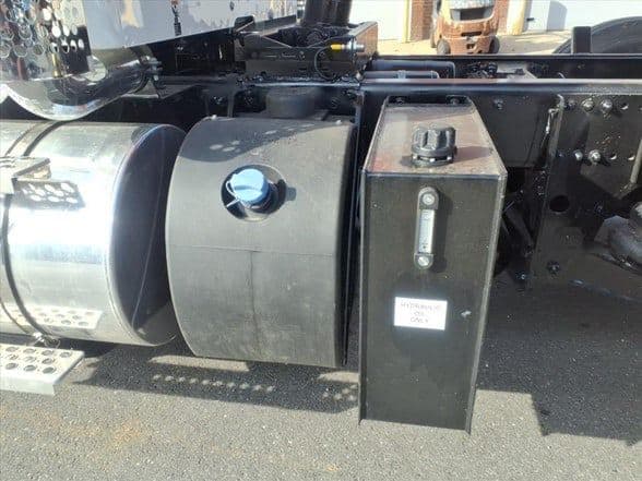 2026 Kenworth W990 image 10