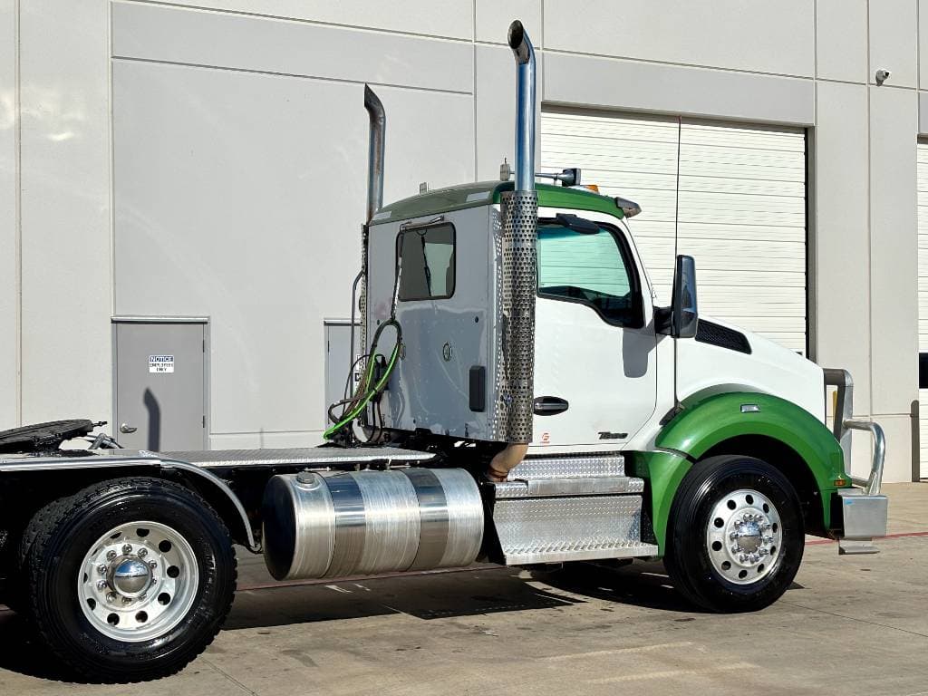 2021 Kenworth T880 image 7