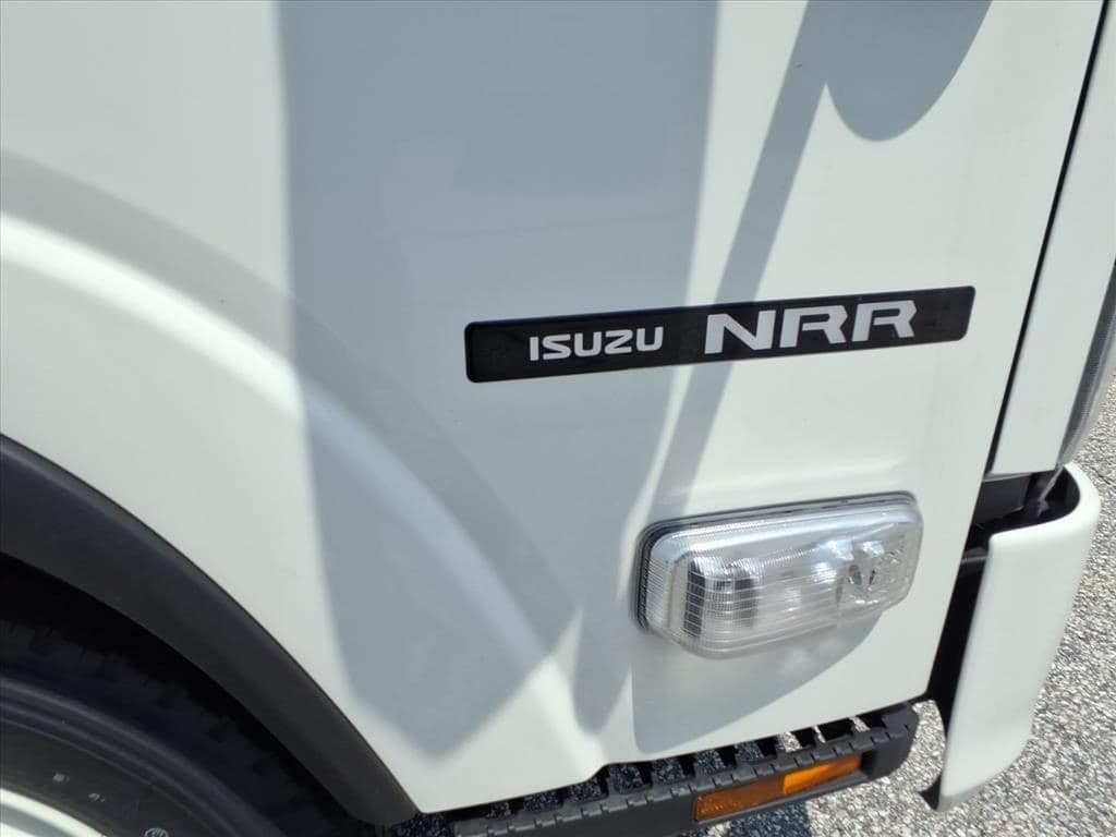 2026 Isuzu NRR image 8