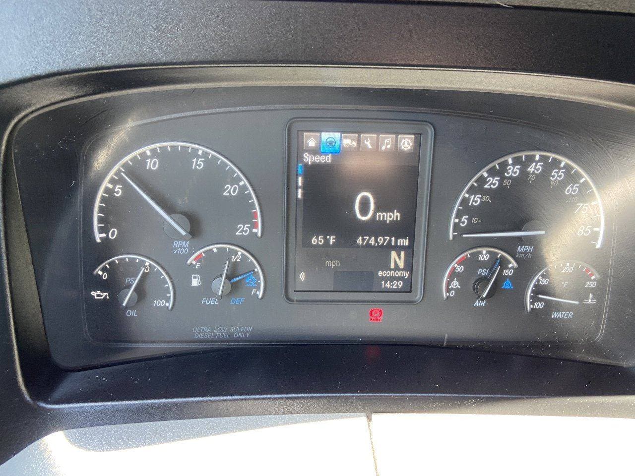 2022 FREIGHTLINER Cascadia CA126 ** Tandem Axle Sleeper image 9