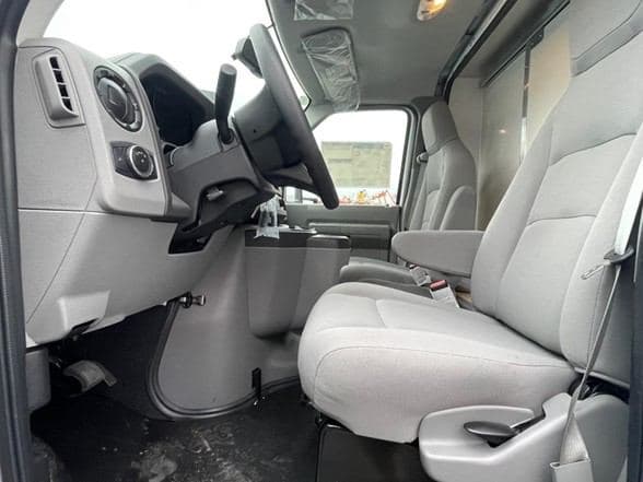 2024 Ford E350 image 21