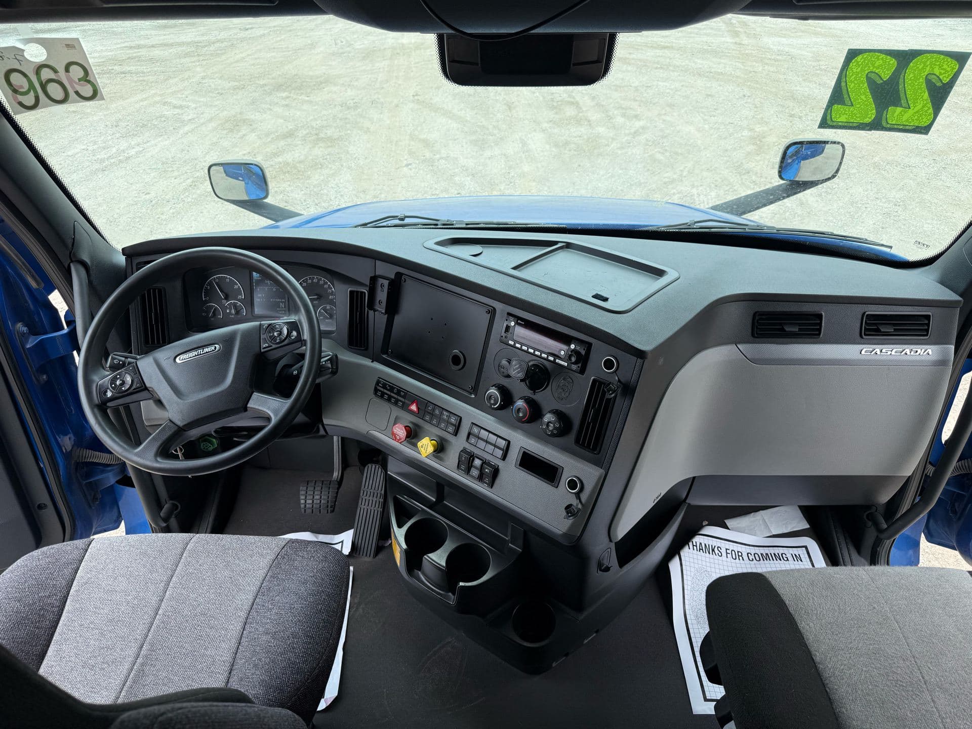 2022 Freightliner - 419k - 18k Hours - 455 HP image 15
