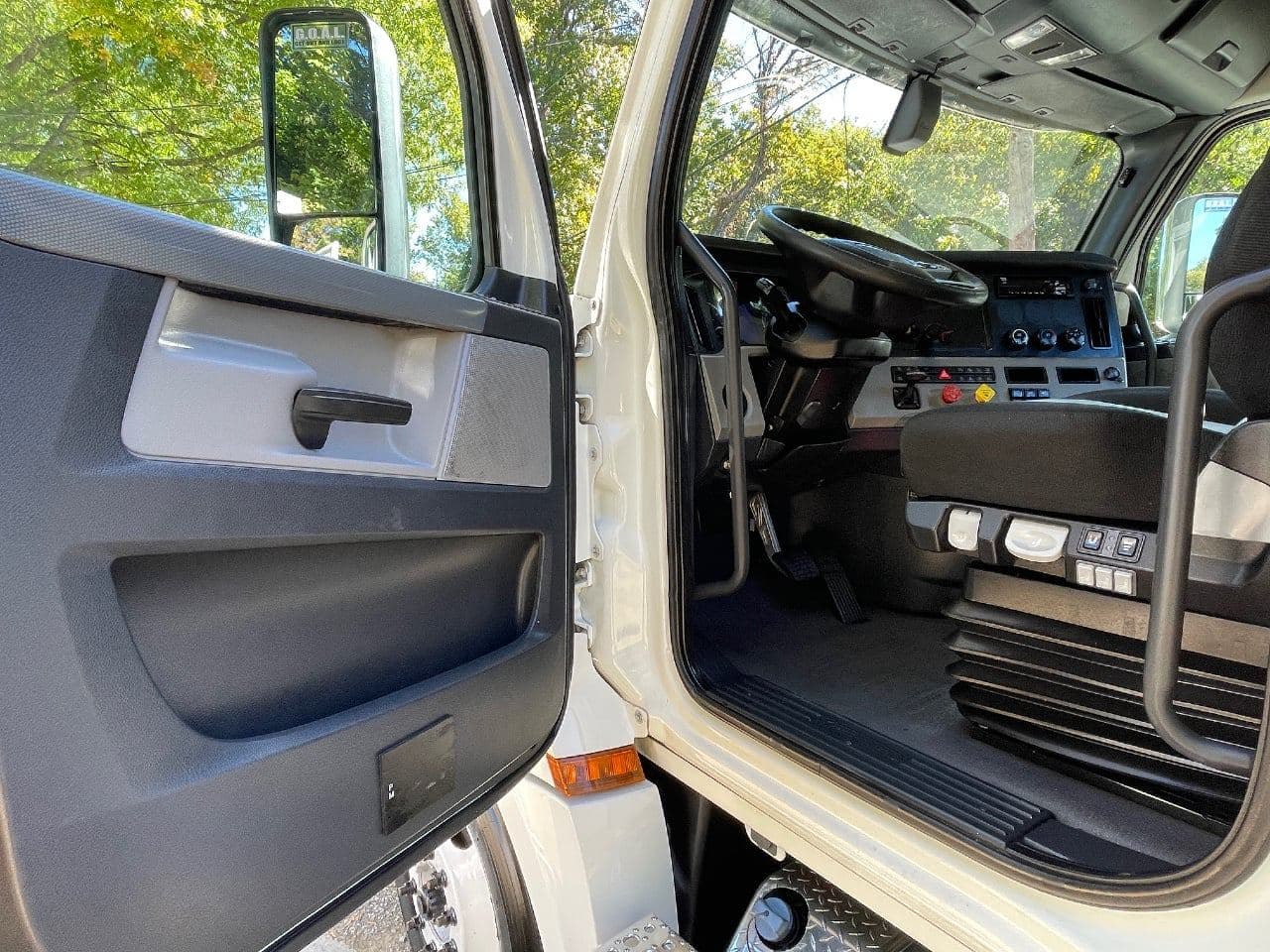 2020 Freightliner Cascadia 126 image 17