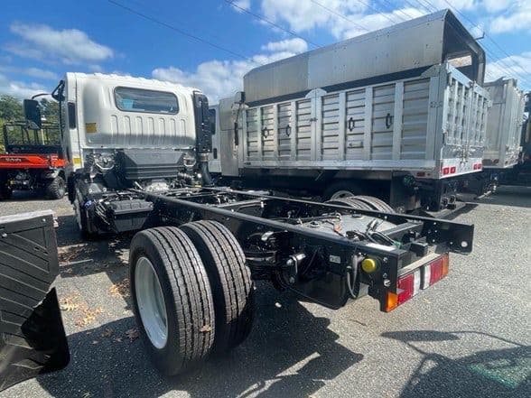 2024 Isuzu NRR image 7