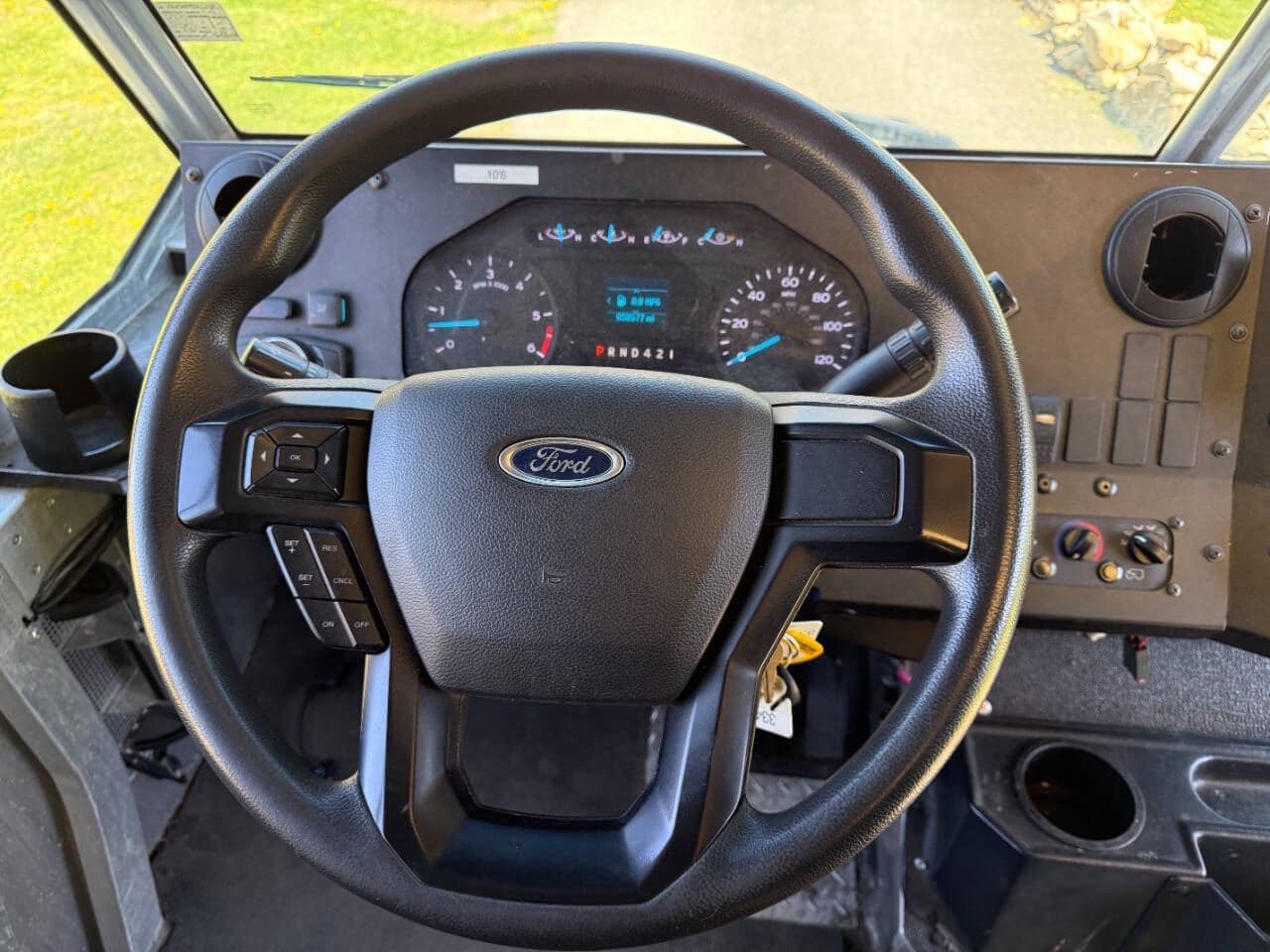 2021 Ford Stripped Chassis image 22