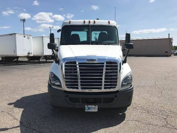 2018 Freightliner Cascadia image 1