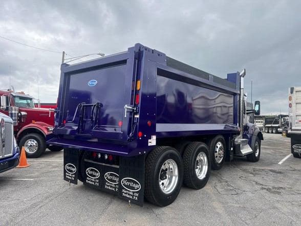 2025 Kenworth T880 image 11