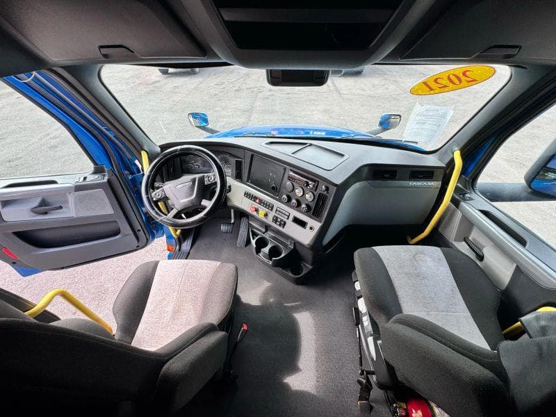 2021 Freightliner Cascadia image 36
