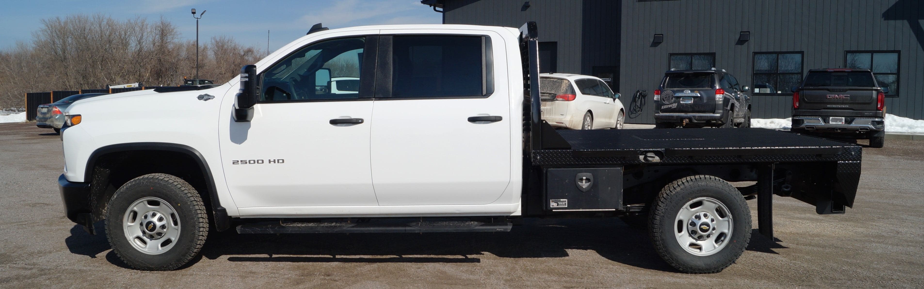 2023 Chevrolet Silverado 2500 WT - 8ft Flatbed - 4WD 6.6L V8 image 8