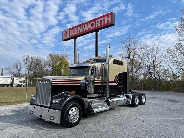 2024 Kenworth W9 Series image 1