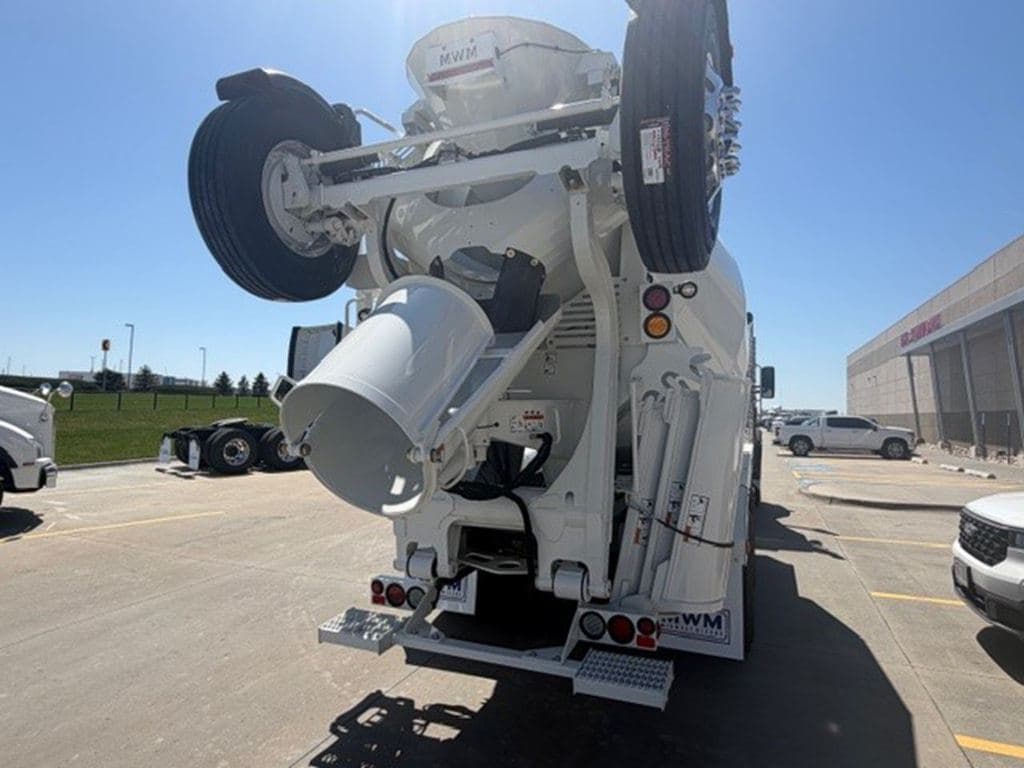 New 2026 KENWORTH T880 image 20