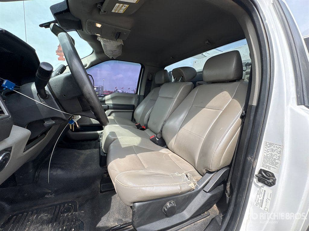 2021 Ford F550sd image 16