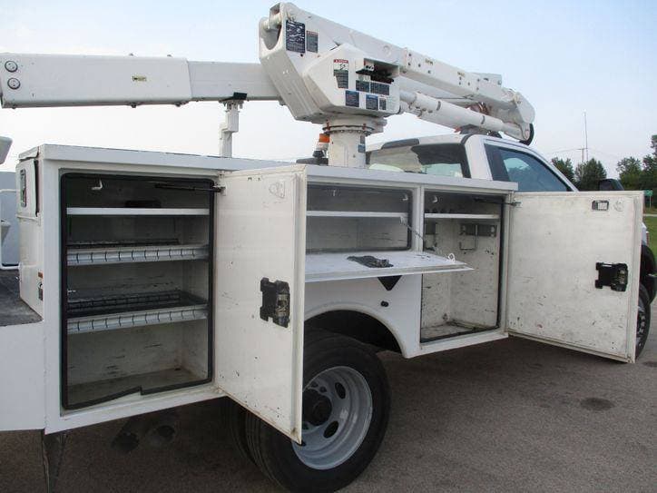 2017 Ford F550 BUCKET TRUCK 4X4 image 23