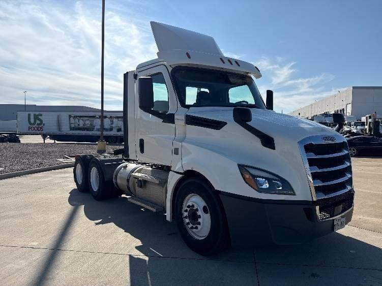 2018 Freightliner Cascadia image 12