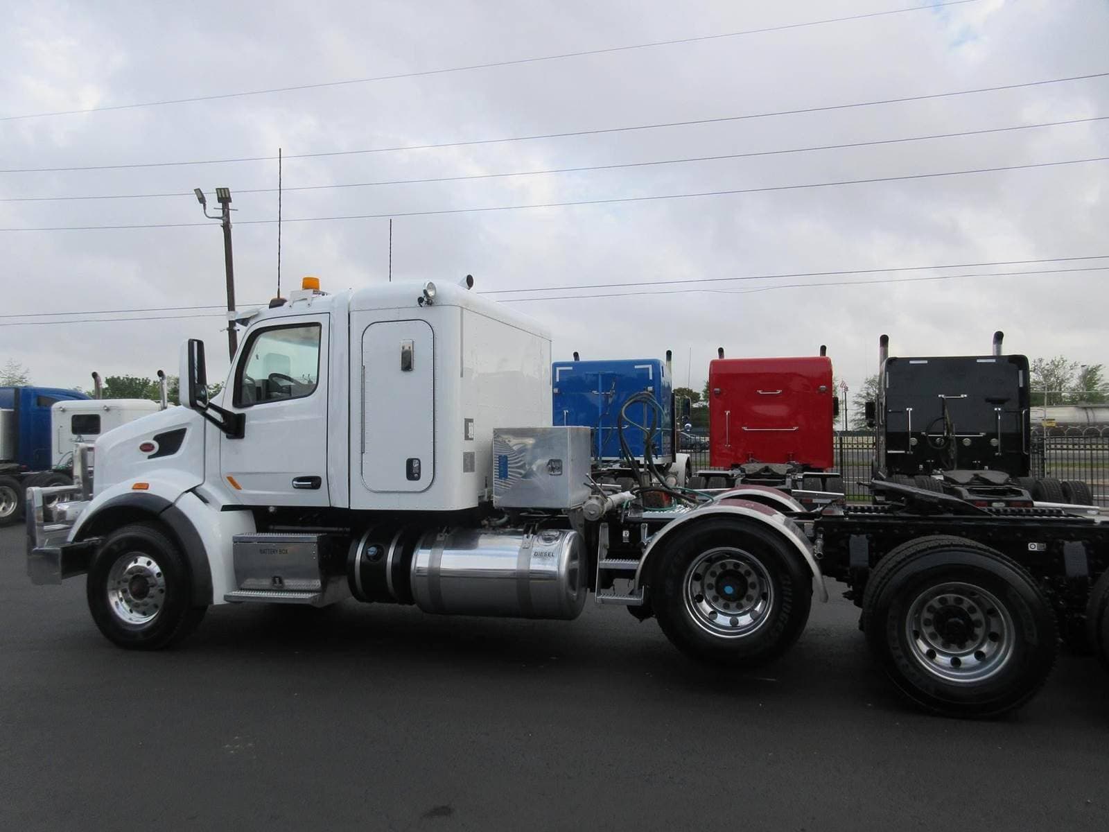 2019 Peterbilt 567 image 4