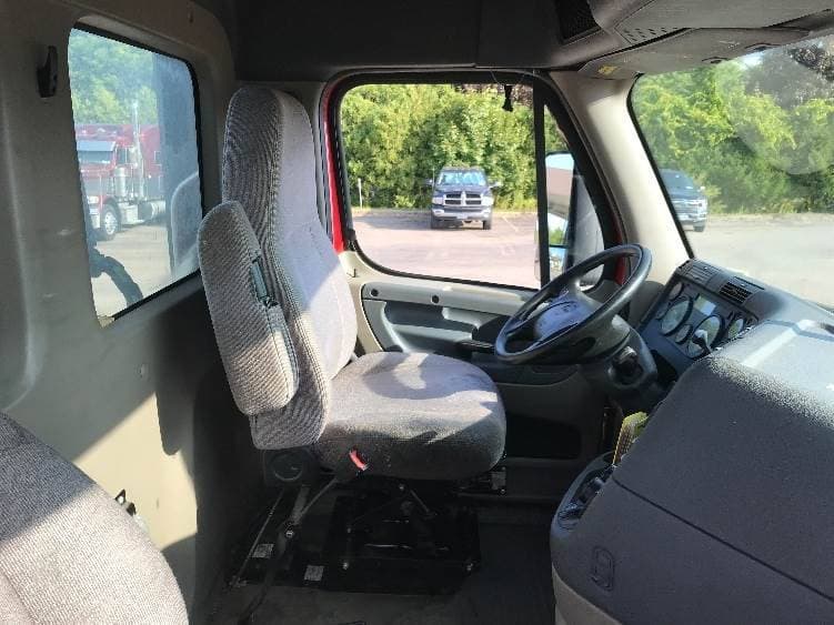 2018 Freightliner Cascadia image 6