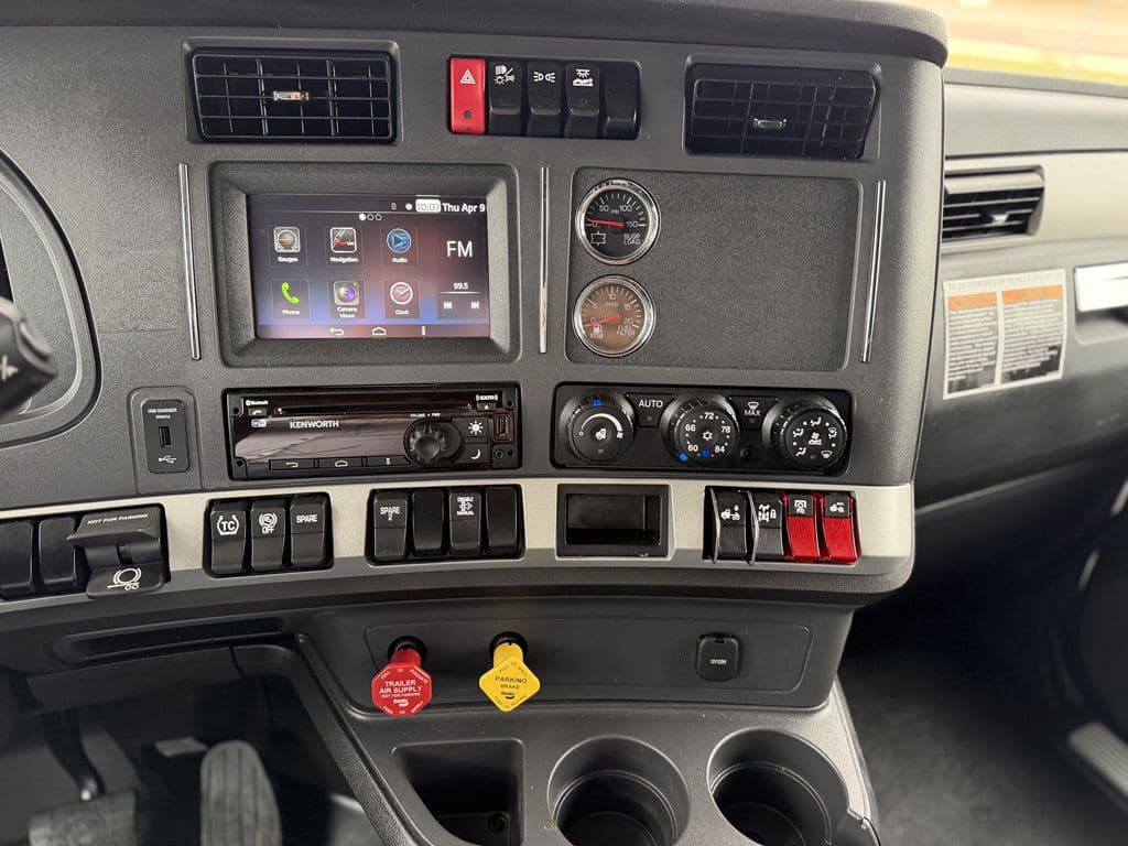 Used 2024 KENWORTH T880 image 22