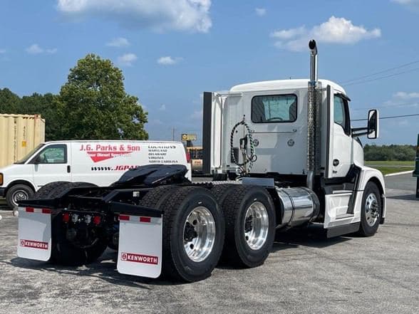 2025 Kenworth T680 image 8