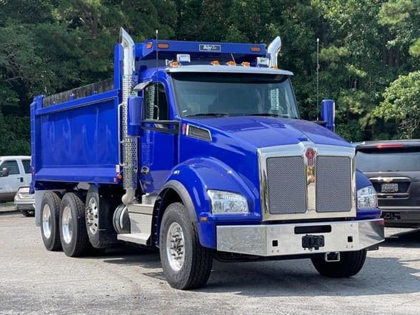 2025 Kenworth T880 image 2