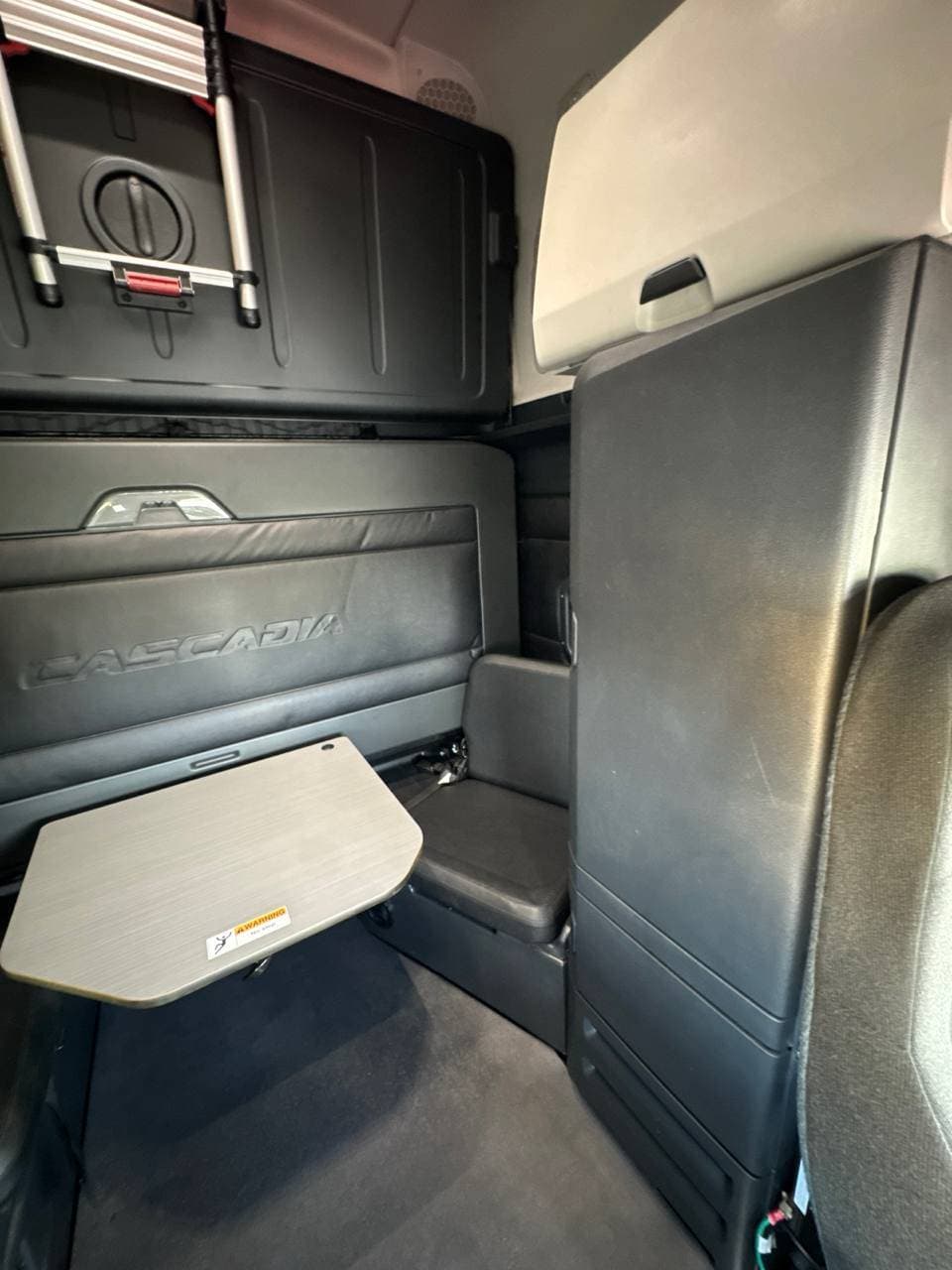 2023 Freightliner Cascadia 126 image 15