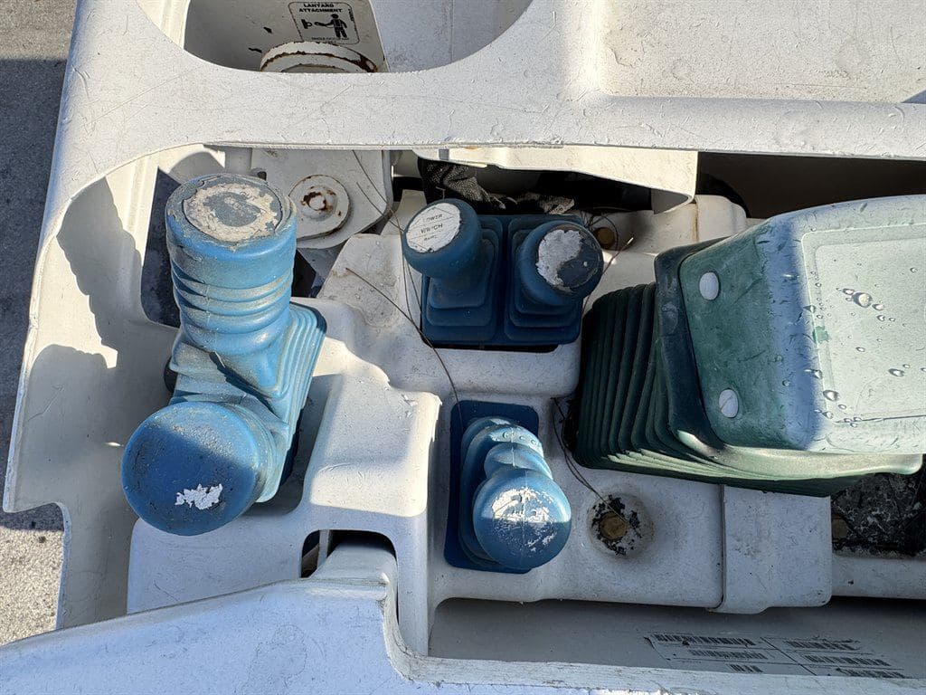 2015 Freightliner M2 106 image 29
