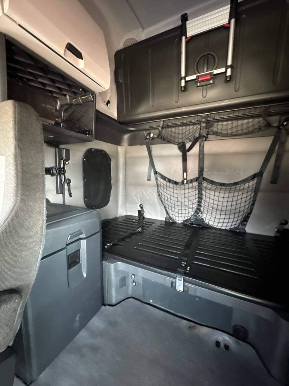 2022 Freightliner Cascadia 126 image 17