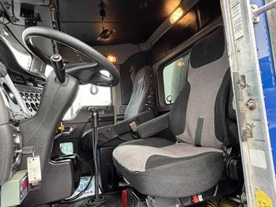 2019 Kenworth T8 Series image 8
