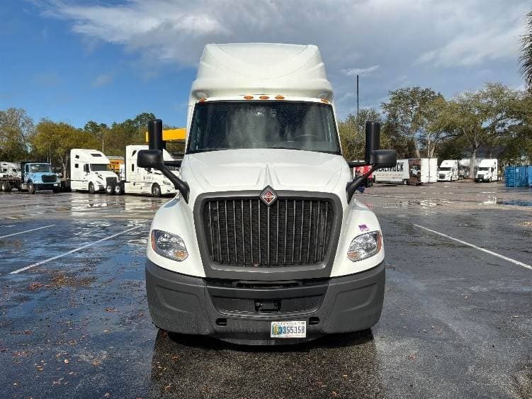 2023 International LT62F image 2