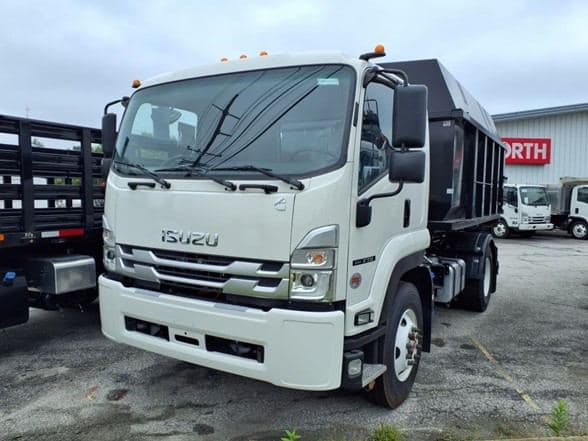 2025 Isuzu FTR image 2