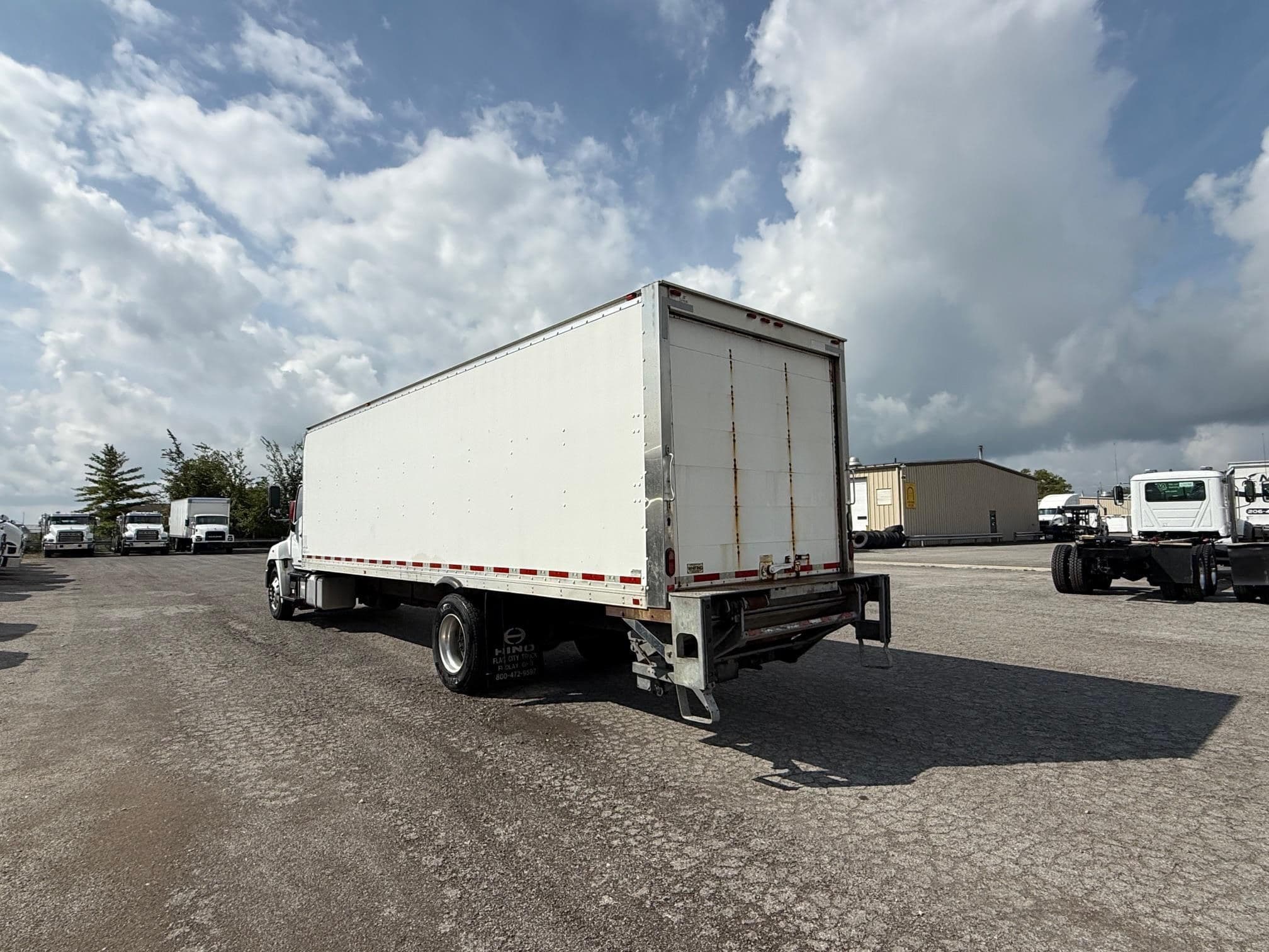 2017 HINO 268A 112996 image 2