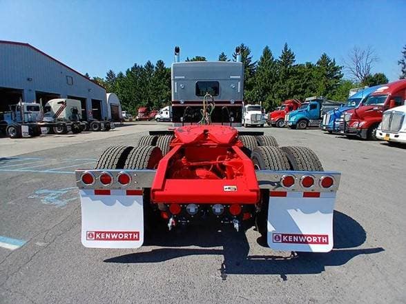 2025 Kenworth W9 Series image 4