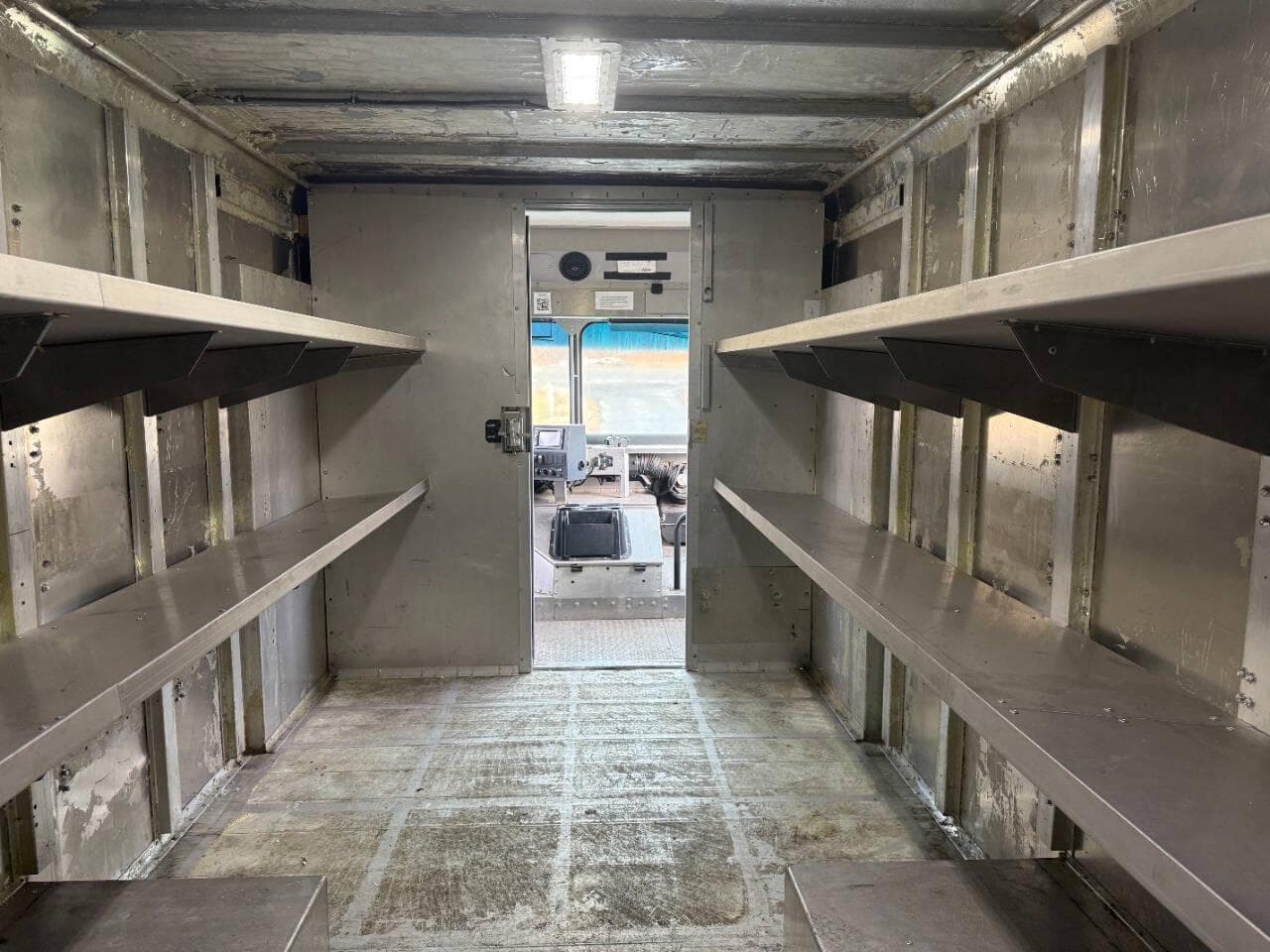 2019 Ford Stripped Chassis image 21