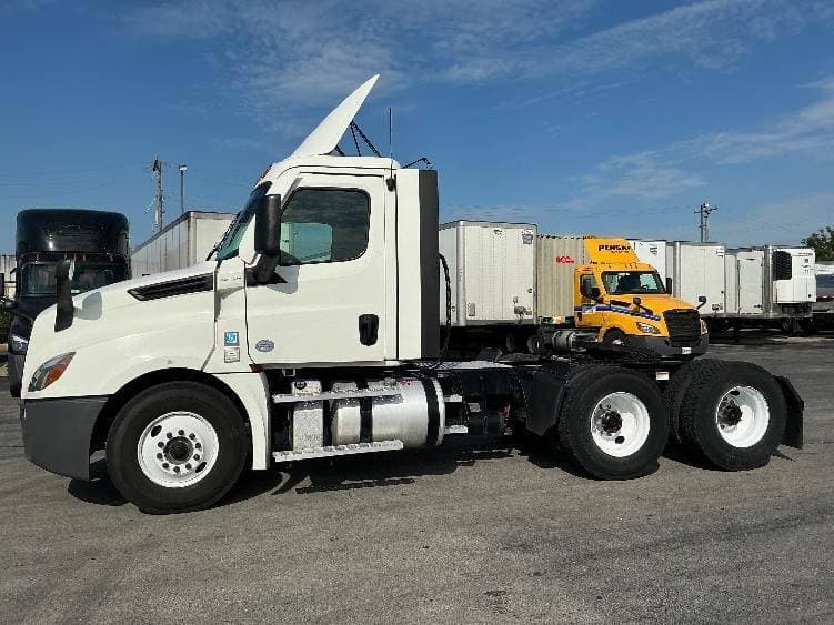 2021 Freightliner Cascadia image 9