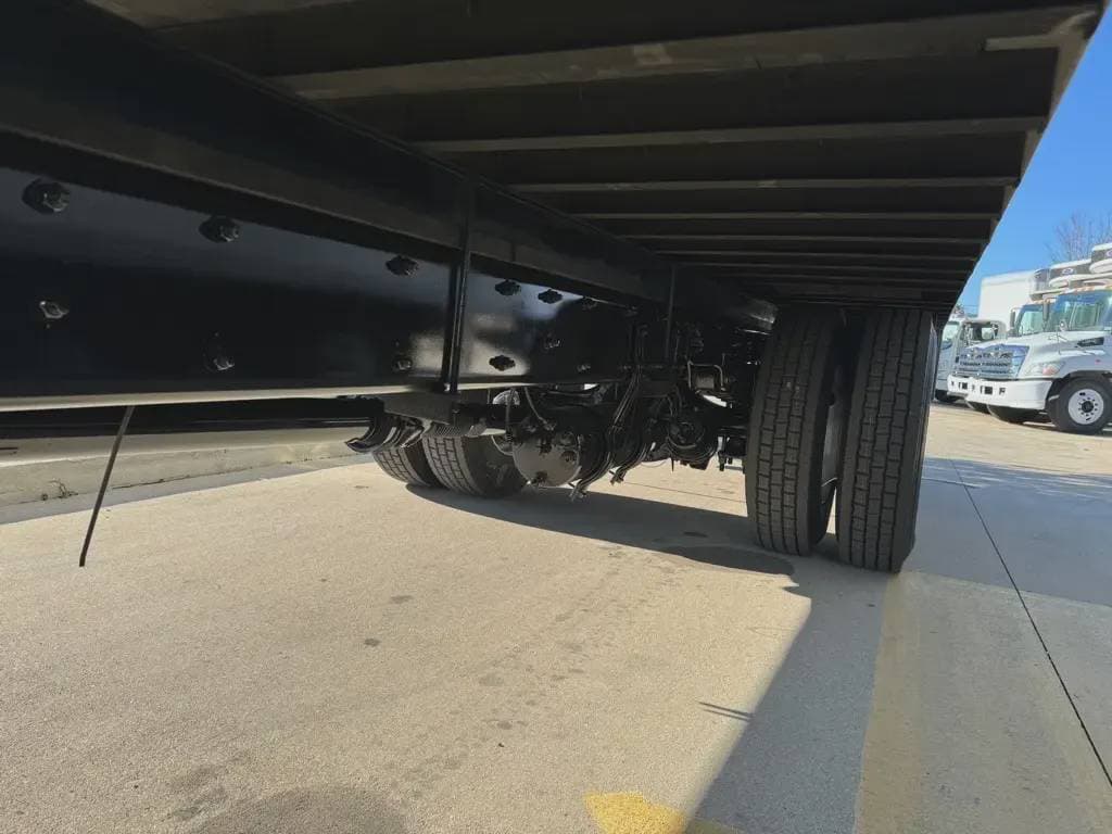 2022 Freightliner M2 image 5