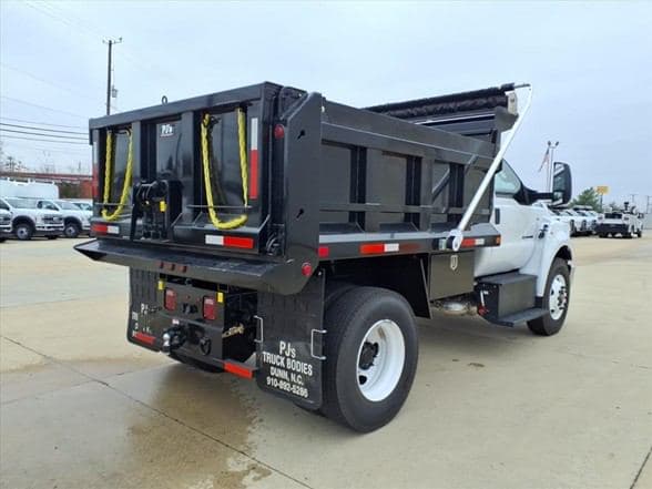 2026 Ford F750 SD image 3