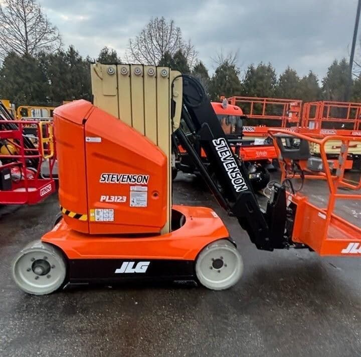 2015 JLG TOUCAN 32E image 1