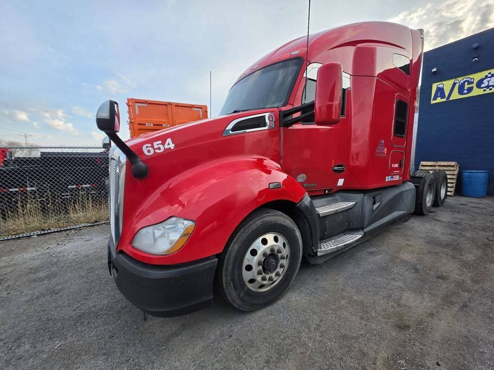 2018 Kenworth T680 image 2
