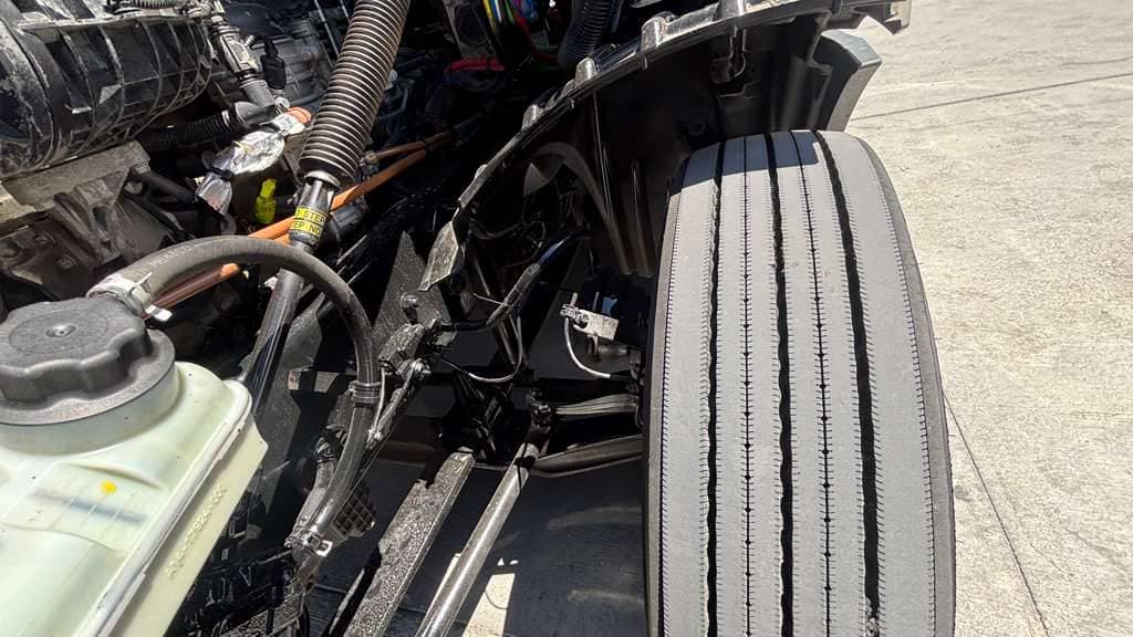 Used 2024 FREIGHTLINER PT126064ST image 16