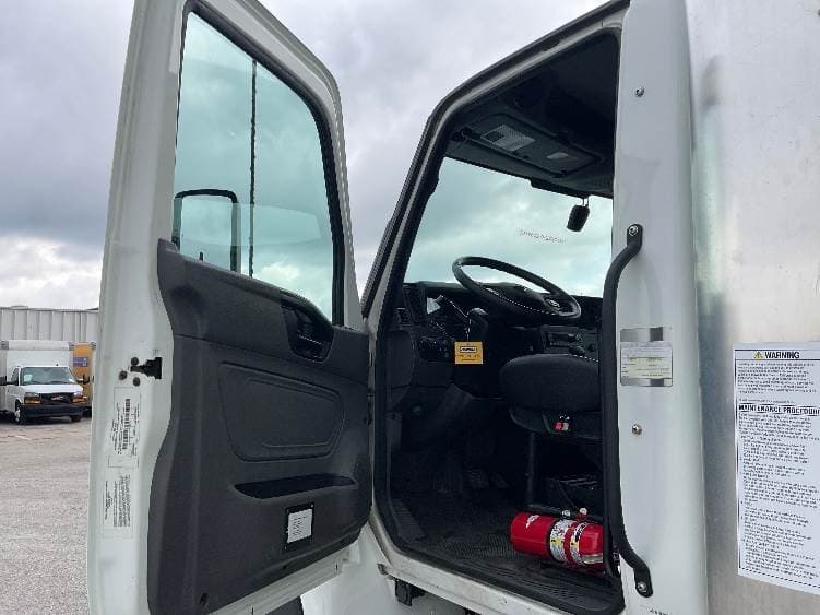 2022 International MV607 Box Truck - 220HP, 6 Speed Automatic, Roll up Door image 16