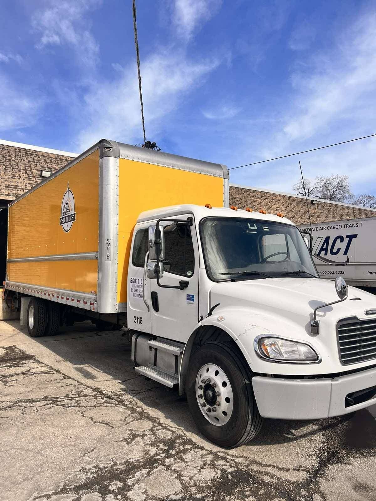 2021 Freightliner M2 image 3