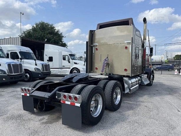 2018 Kenworth W9 Series image 4