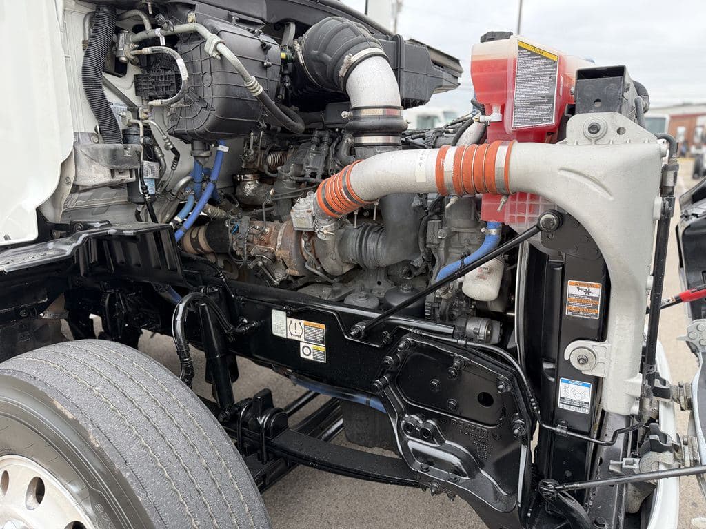 Used 2019 PETERBILT 579 image 17