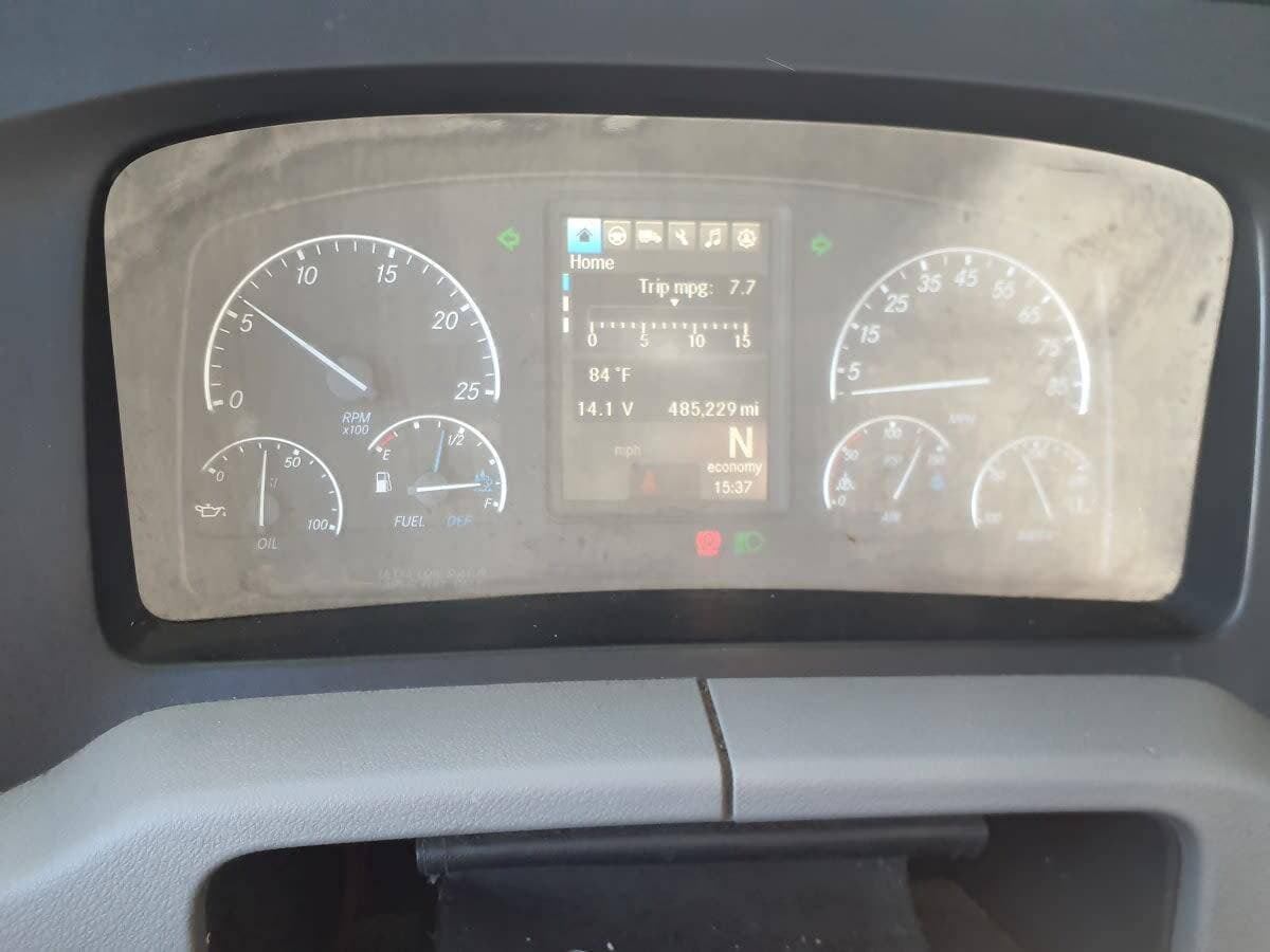 Used 2019 FREIGHTLINER Conventional - Day Cab - CASCADIA 126 image 8