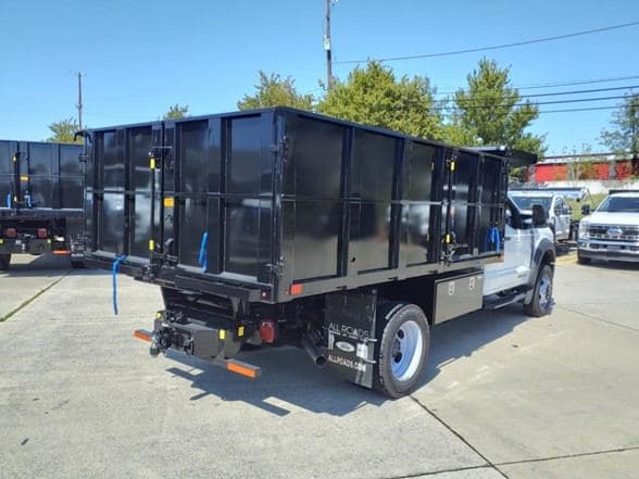 2024 Ford F550 image 3