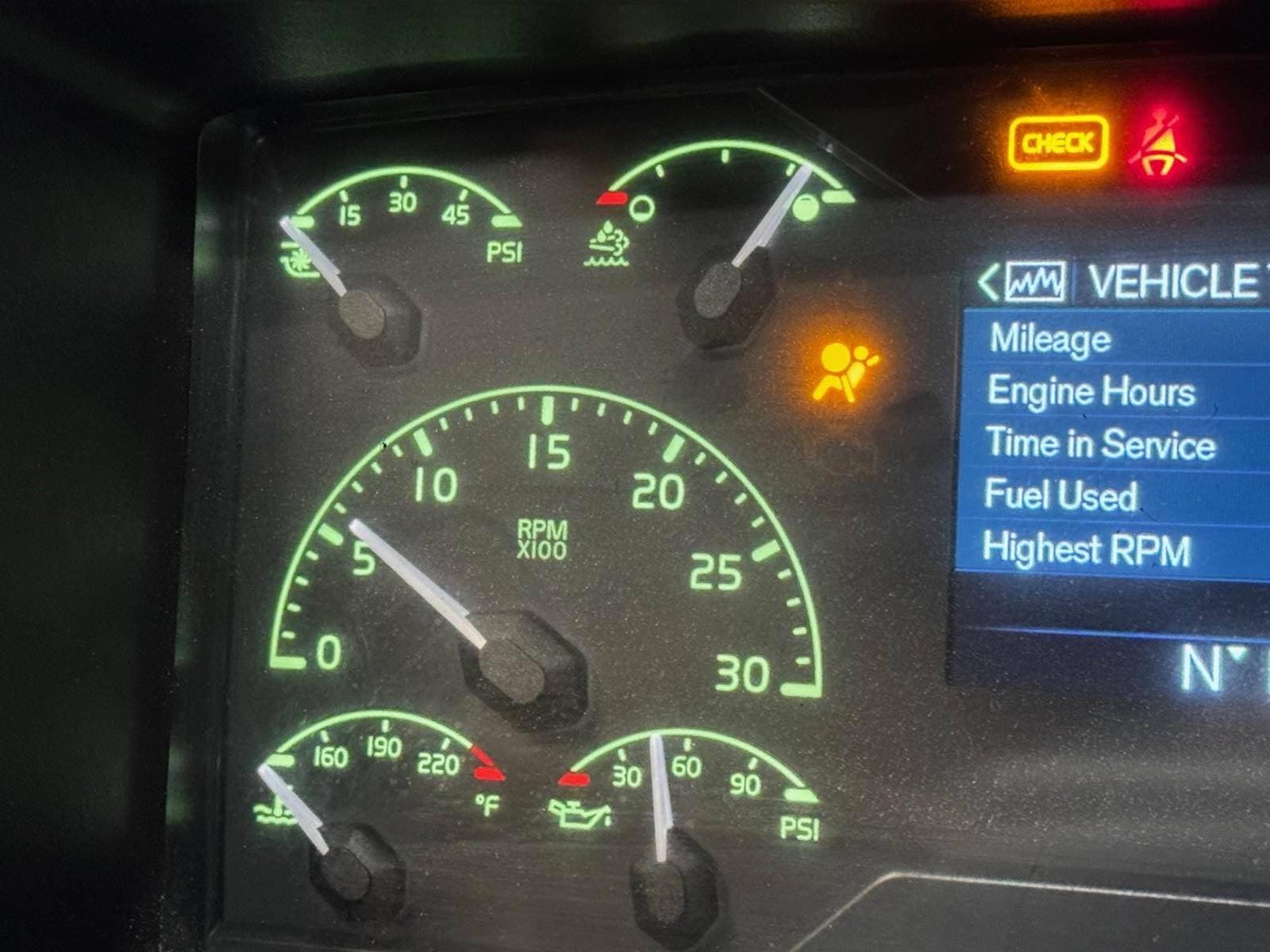 2023 Volvo VNL image 15