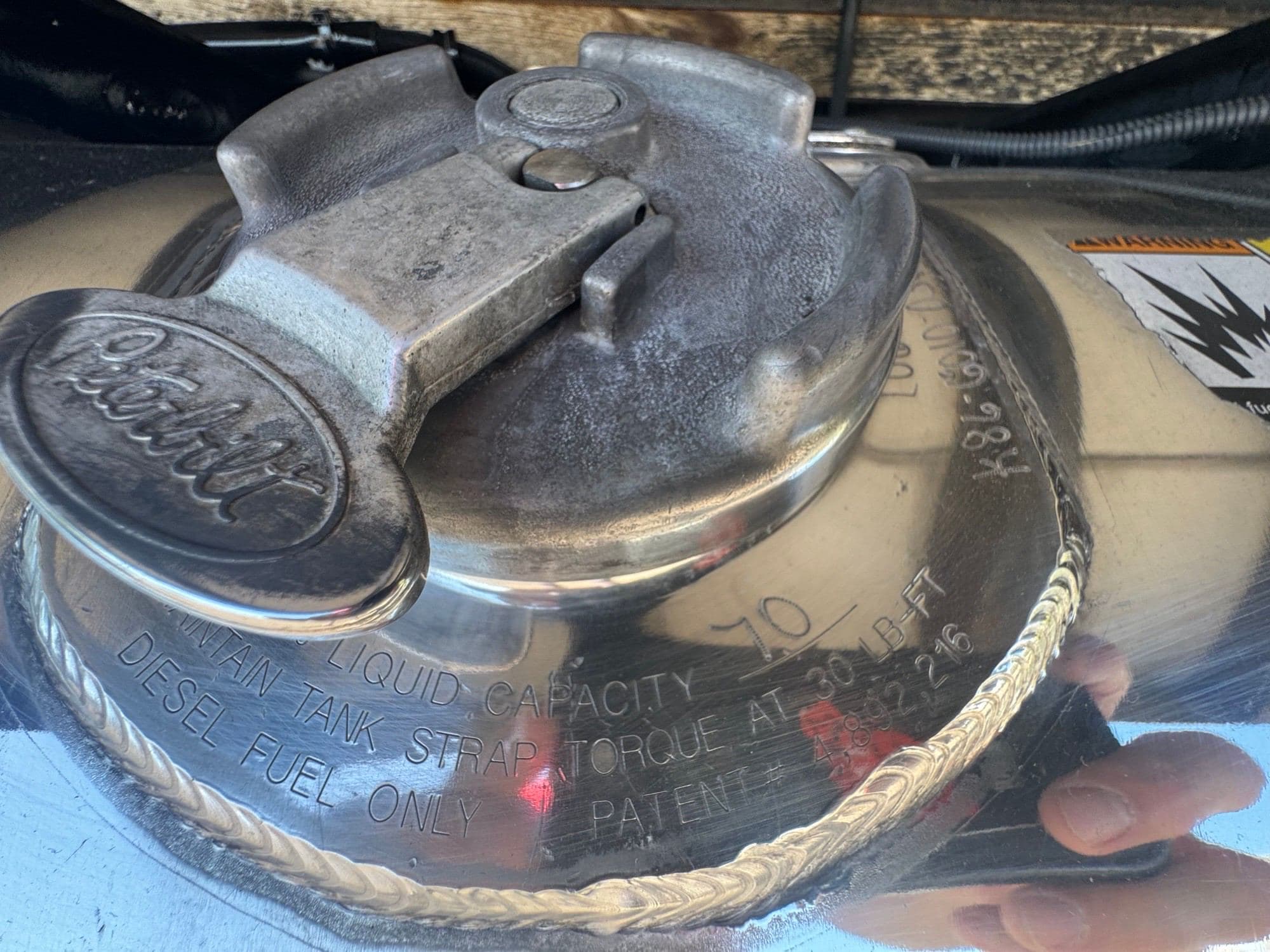 2019 Peterbilt 330 image 16