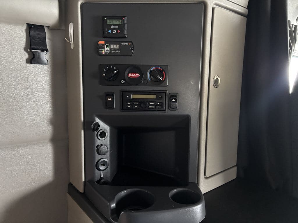 Used 2023 PETERBILT 579 image 12