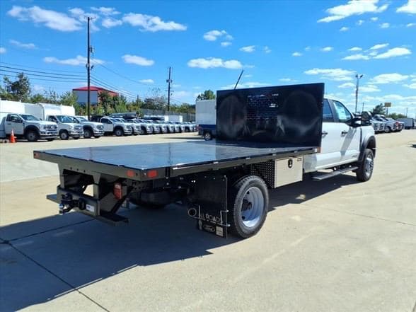 2025 Ford F550 image 5